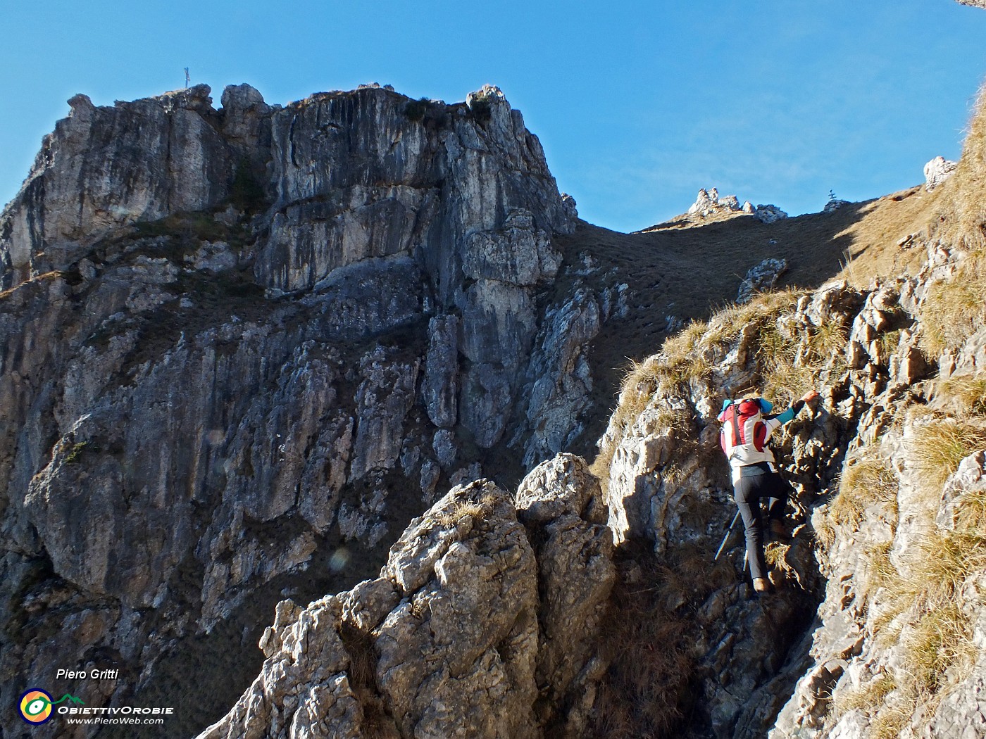 40 Verso la bocchetta tra cima e anticima.JPG